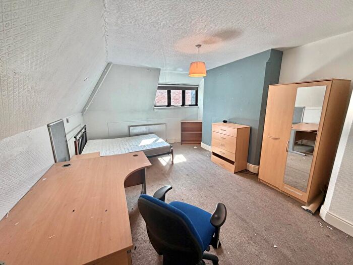 1 Bedroom Flat To Rent In Forest Road West, Nottingham, NG7