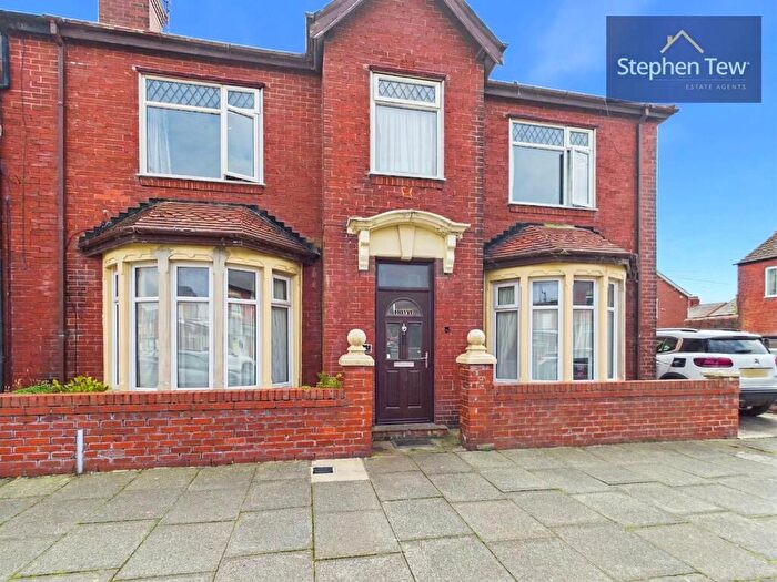 4 Bedroom Terraced House For Sale In Highfield Road, Blackpool, FY4