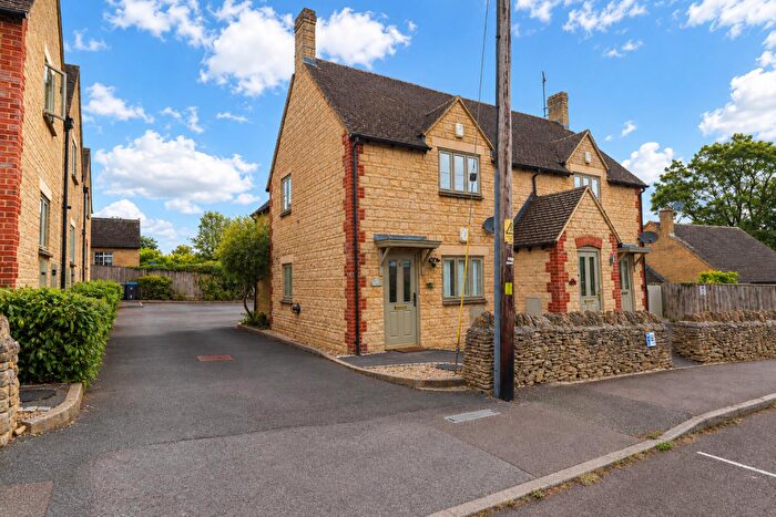 1 Bedroom Flat For Sale In Kenelm Court, Cleveley Road, Enstone, Chipping Norton, OX7