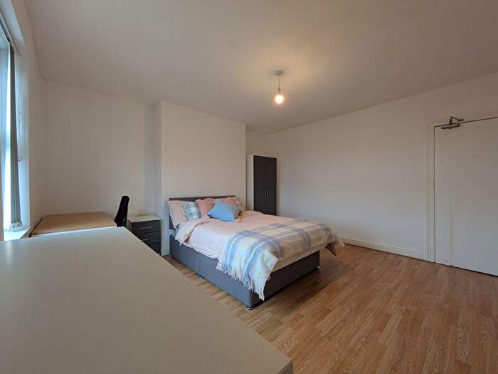 1 Bedroom Semi-Detached House To Rent In Incredible Shared-Home On Gregory Boulevard, NG7