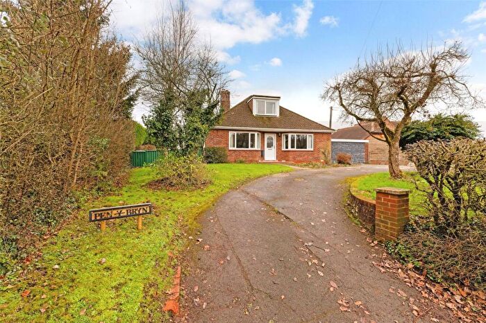 3 Bedroom Detached House For Sale In Pen-Y-Bryn, Monk Sherborne, RG26