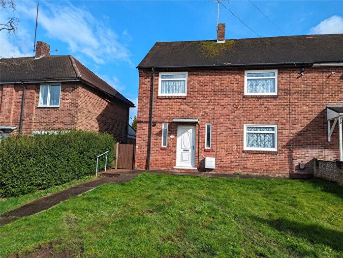 4 Bedroom House To Rent In Melbourne Avenue, Burton-on-Trent, Staffordshire, DE15