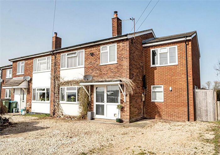 4 Bedroom End Of Terrace House For Sale In Raven Crescent, Westcott, Aylesbury, HP18