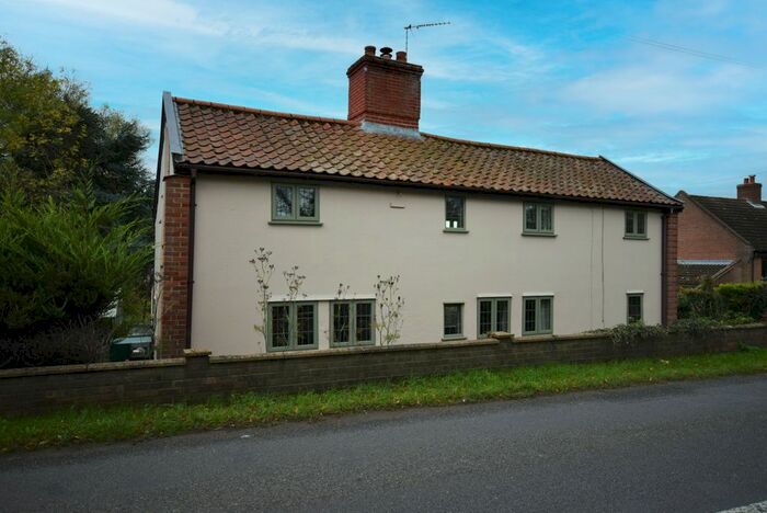 3 Bedroom Cottage For Sale In Southwold Road, Blyford, Halesworth, IP19
