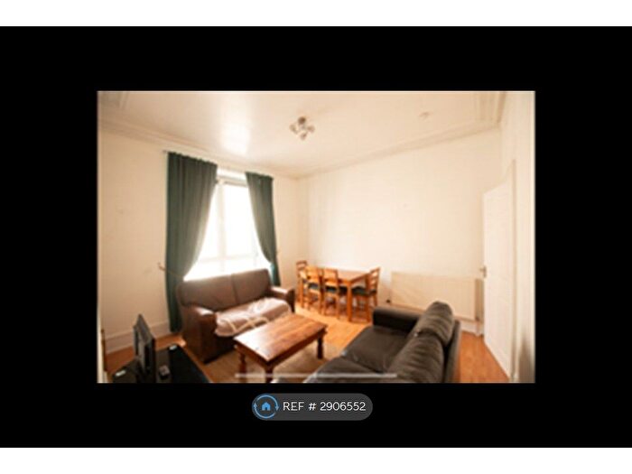 2 Bedroom Flat To Rent In Howburn Place, Aberdeen, AB11