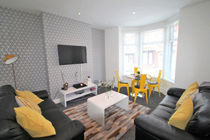 6 Bedroom House To Rent In Norwood Terrace, Leeds, LS6