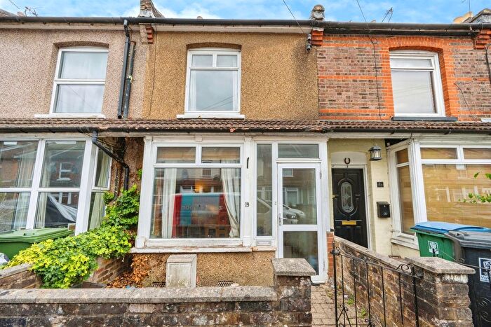 3 Bedroom Terraced House For Sale In Shakespeare Street, Watford, WD24
