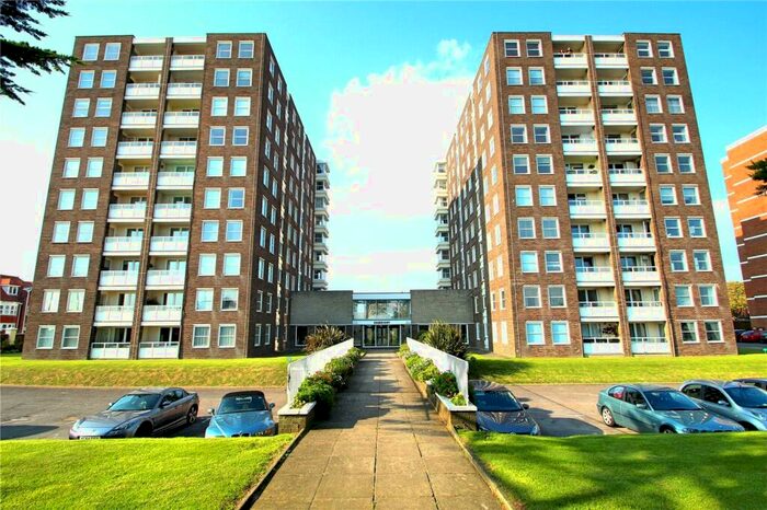 3 Bedroom Flat To Rent In Seabright, West Parade, Worthing, West Sussex, BN11