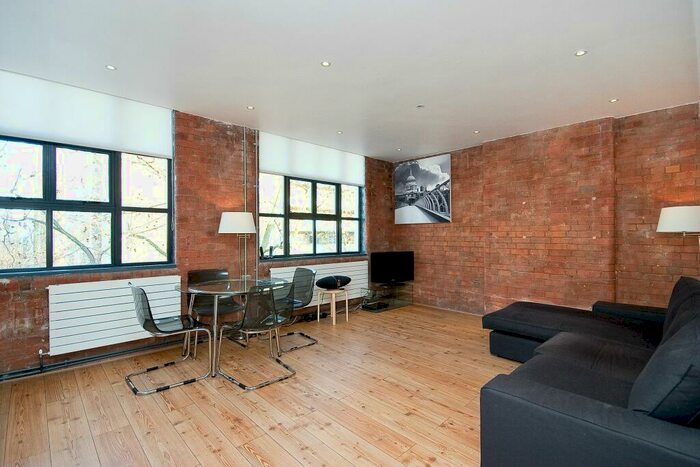 2 Bedroom Apartment To Rent In St John Street, EC1V