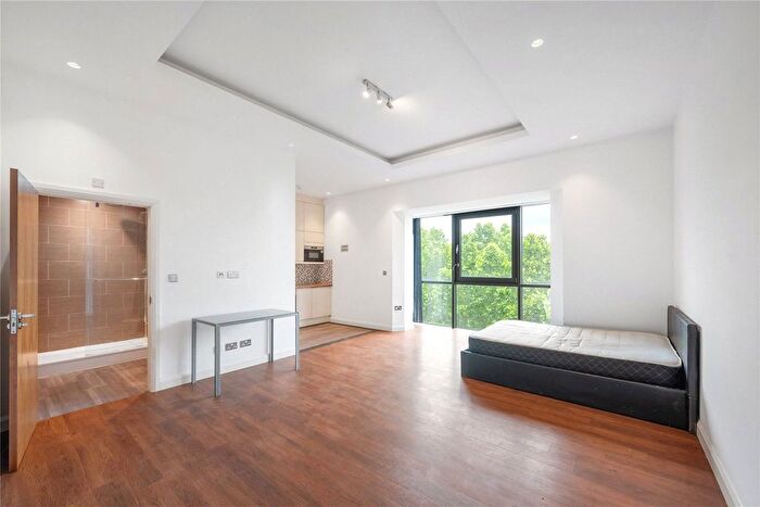 Studio To Rent In Weir Road, London, SW19