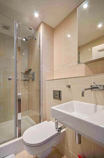 2 Bedroom Flat To Rent In East End Road, Finchley, London, N3