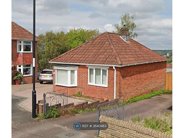 2 Bedroom Bungalow To Rent In Litchfield Crescent, Southampton, SO18