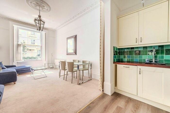 2 Bedroom Flat To Rent In Gloucester Street, Pimlico, London, SW1V
