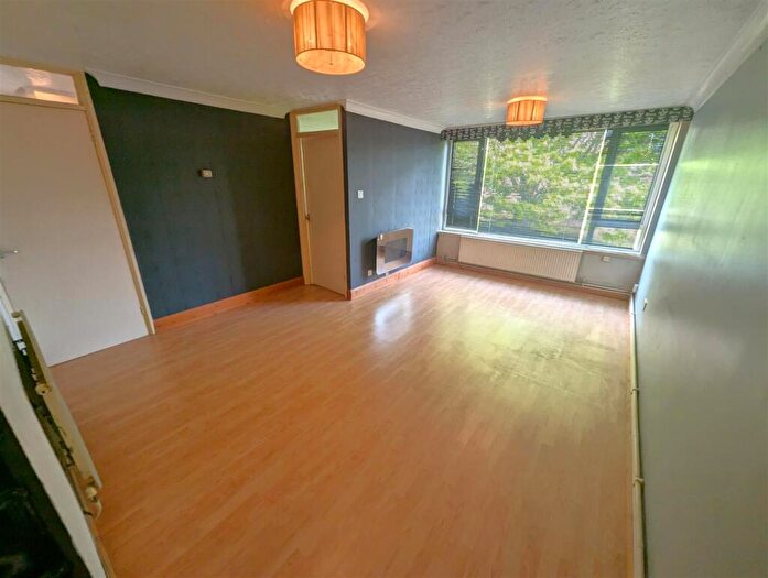 2 Bedroom Apartment For Sale In Thurso Walk, Corby, NN17