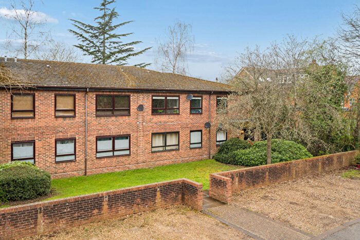 2 Bedroom Flat For Sale In Marlow, SL7