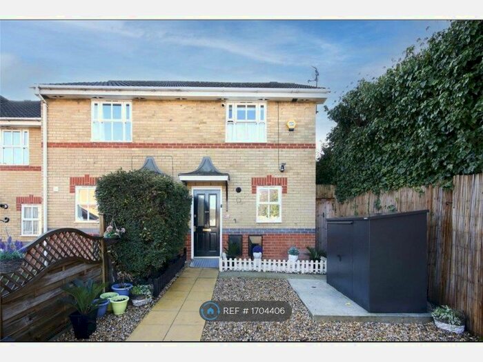 2 Bedroom Semi-Detached House To Rent In Brookhill Road, London, SE18