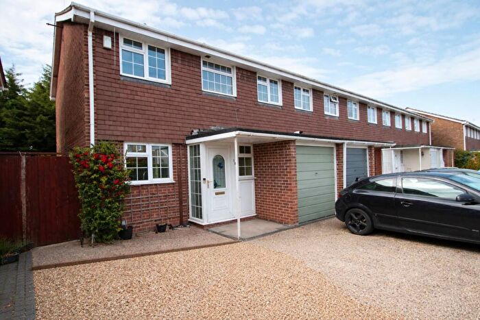 4 Bedroom Semi-Detached House To Rent In Bathurst Road, Winnersh, RG41