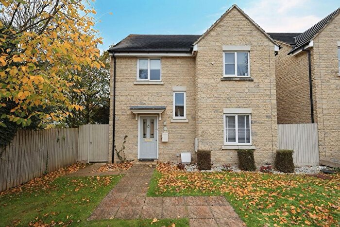 4 Bedroom Detached House For Sale In Burford Road, Carterton, OX18