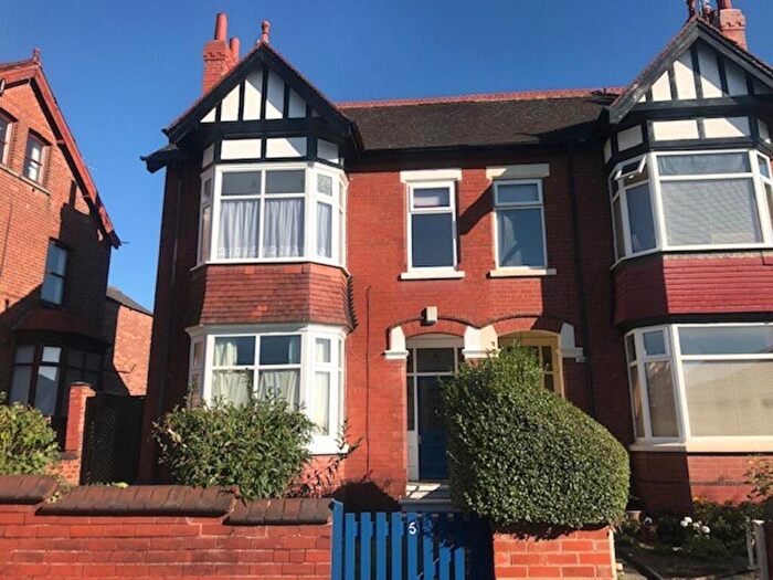 3 Bedroom Flat To Rent In Flat, Balmoral Road, Town Moor, Doncaster, DN2