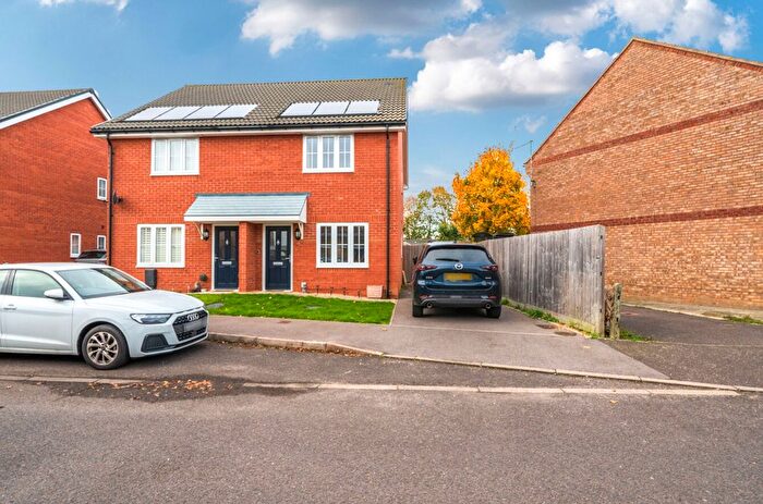 2 Bedroom Semi Detached House For Sale In Kew Gardens, Bognor Regis, PO21