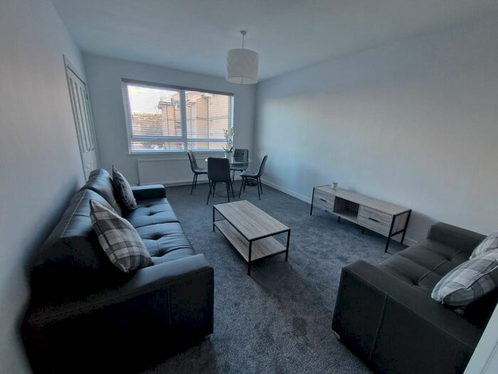2 Bedroom Flat To Rent In Holburn Street, City Centre, Aberdeen, AB10