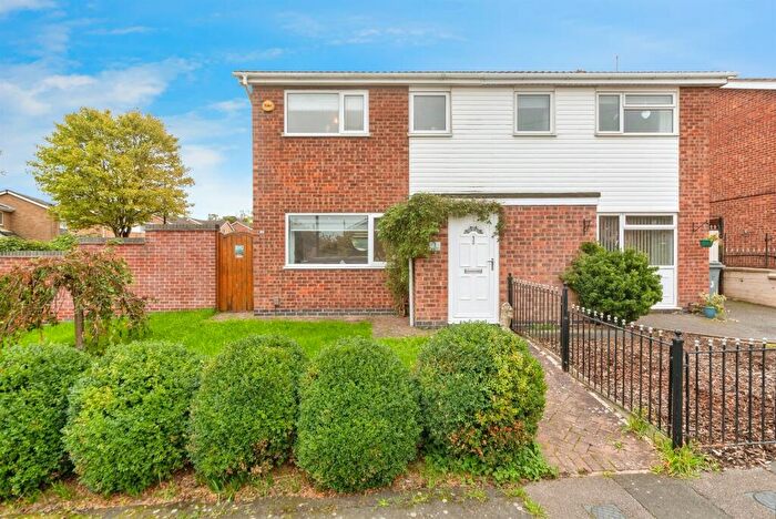 3 Bedroom Semi-Detached House For Sale In Scotney Drive, Grantham, NG31