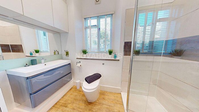 1 Bedroom Flat For Sale In Connaught Avenue, Plymouth, PL4