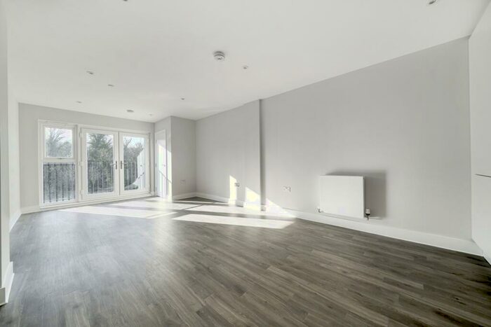 2 Bedroom Flat To Rent In Barley Close Greenhithe, DA9