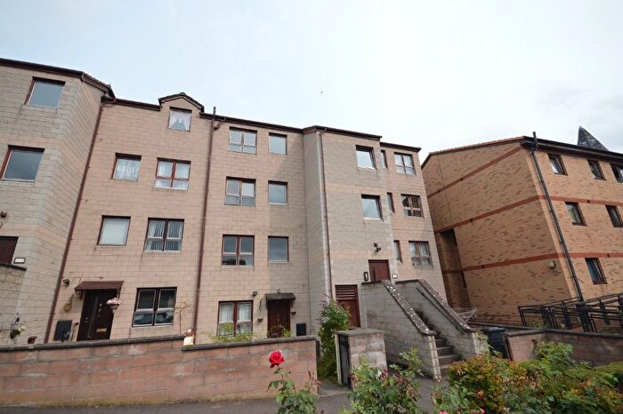 2 Bedroom Flat To Rent In Rosebank Mews, Hilltown, Dundee, DD3