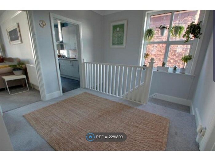 2 Bedroom Flat To Rent In Maxwell Road, Bournemouth, BH9