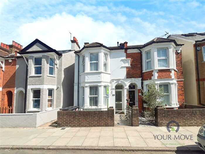 3 Bedroom Semi Detached House For Sale In Gwydyr Road, Bromley, BR2