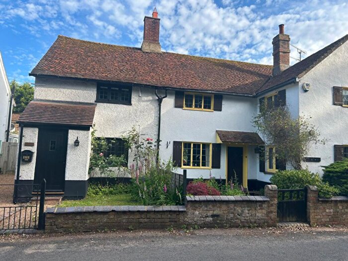 2 Bedroom Cottage To Rent In High Street, Tingrith, MK17