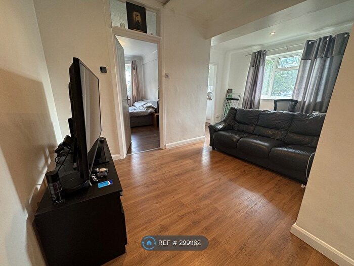 1 Bedroom Flat To Rent In Obelisk Road, Southampton, SO19