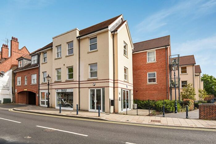 2 Bedroom Flat For Sale In Bridge Street, Hitchin, SG5