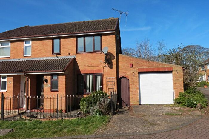 4 Bedroom Semi-Detached House To Rent In St Margarets Court, Hull, East Yorkshire, HU8