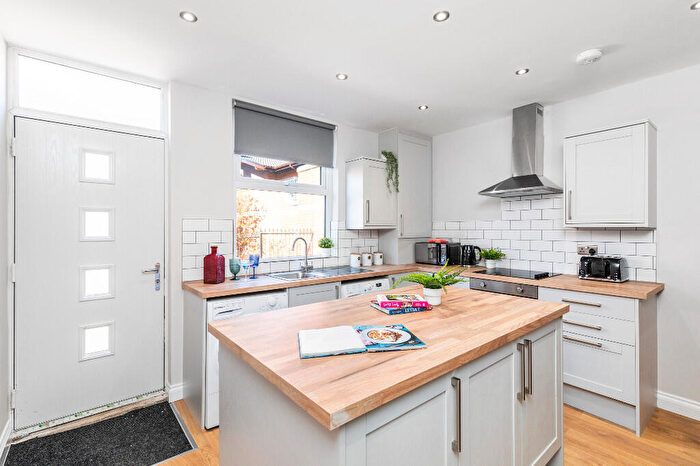 6 Bedroom End Of Terrace House To Rent In Welton Grove, Leeds, West Yorkshire, LS6