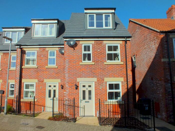 3 Bedroom SemiDetached House To Rent In St. James Gardens, Trowbridge