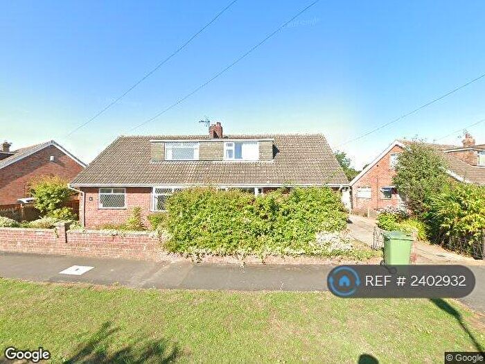 3 Bedroom Semi-Detached House To Rent In Pretymen Crescent, New Waltham, DN36