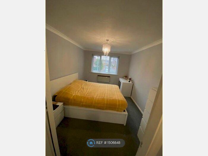 2 Bedroom Flat To Rent In Park Road, Salford, M6