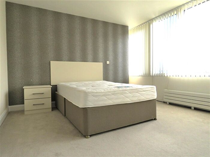 2 Bedroom Flat To Rent In Strand Street, Liverpool, L1