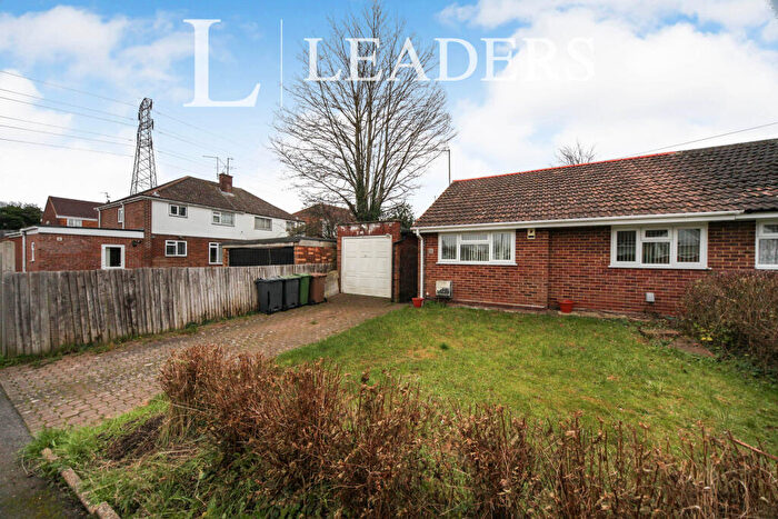 3 Bedroom Bungalow To Rent In Ripley Road, Luton, Bedfordshire, LU4