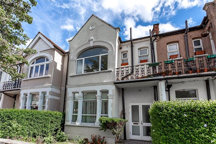 2 Bedroom Flat To Rent In London, W13