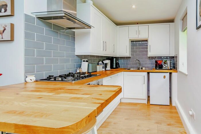 1 Bedroom Flat For Sale In Montana Close, South Croydon, CR2