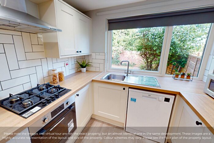 4 Bedroom House To Rent In Lebanon Close, EX4
