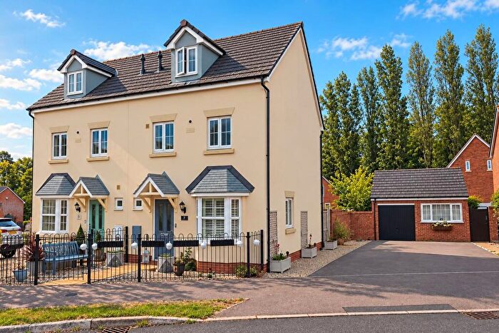 3 Bedroom Semi Detached House For Sale In Amport Lane Kingsway, Quedgeley, Gloucester, GL2
