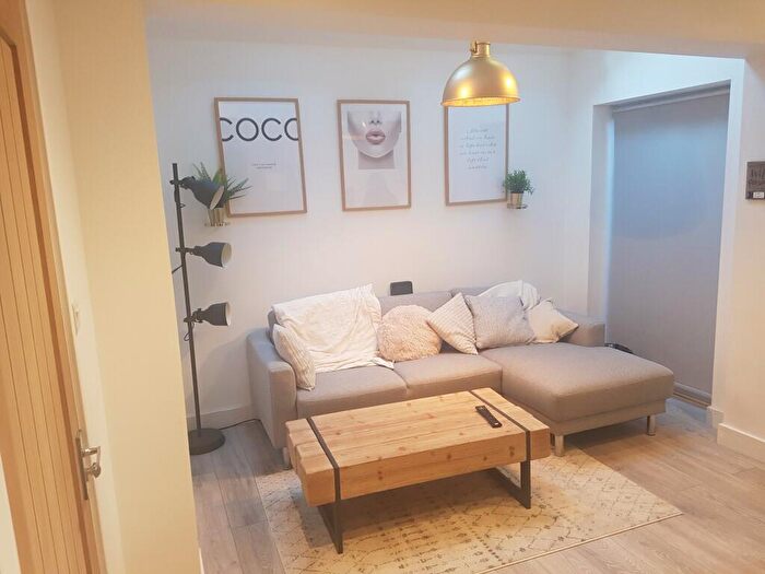 5 Bedroom House Of Multiple Occupation To Rent In Dunlop Avenue, NG7