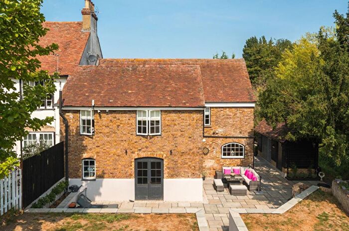 5 Bedroom Semi-Detached House For Sale In The Street, Lower Halstow, Sittingbourne, ME9