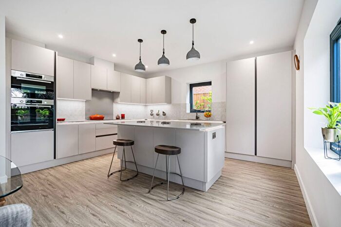 4 Bedroom Detached House For Sale In Chartland Close, Bookham, KT23