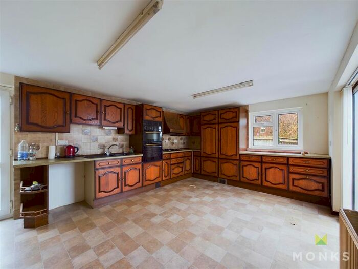 3 Bedroom Detached Bungalow For Sale In Christchurch Drive, Bayston Hill, Shrewsbury, SY3