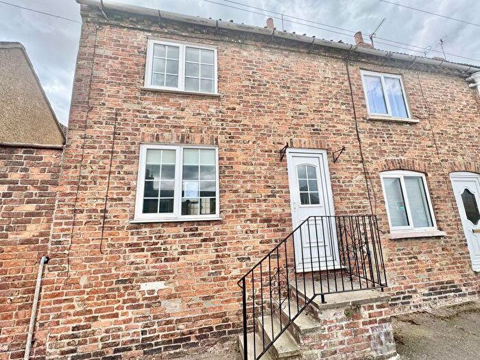 2 Bedroom Terraced House For Sale In Newmarket, Louth, LN11